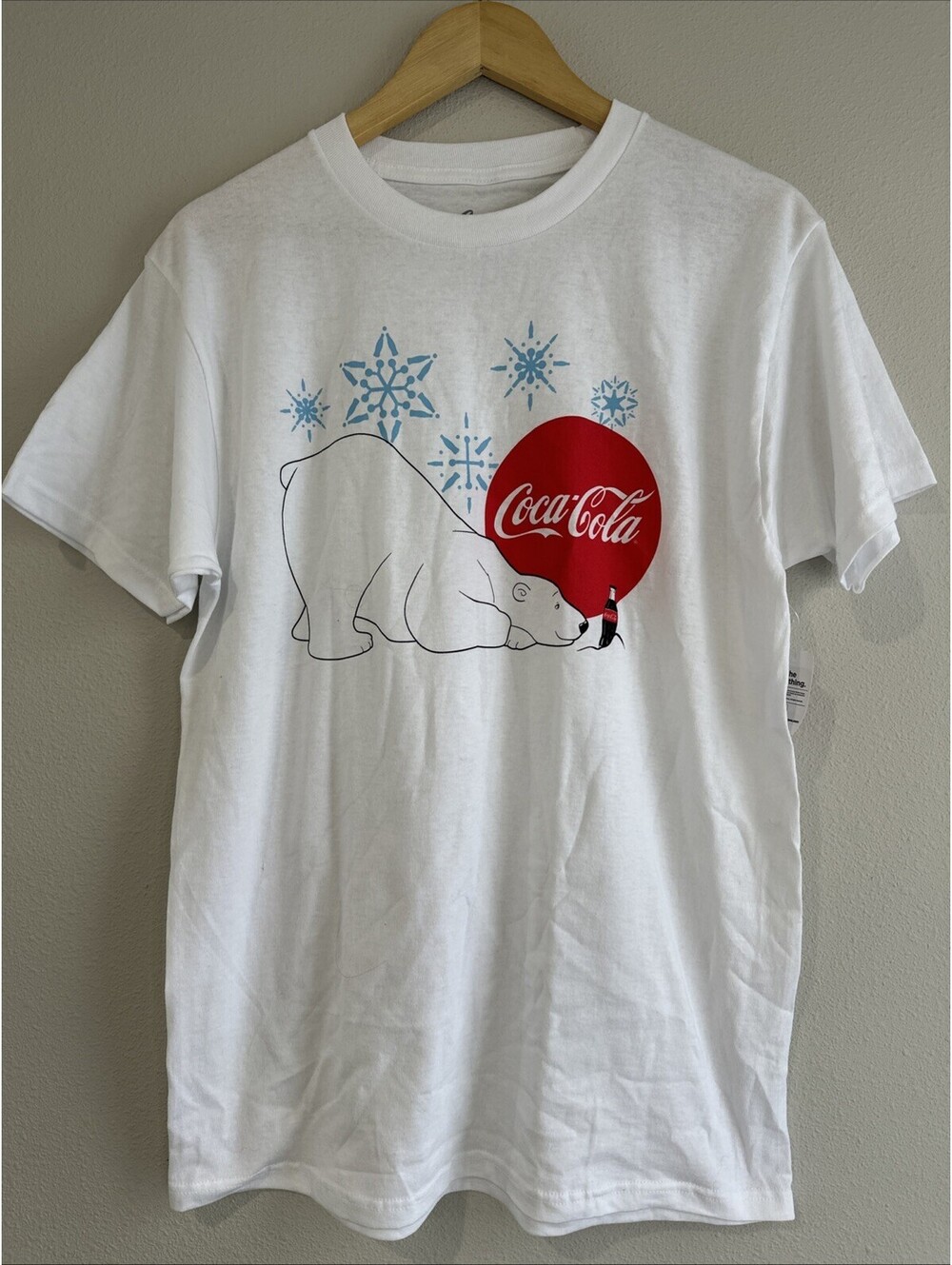 Christmas Holiday Polar Bear T-shirt M, From Las Vegas Coca Cola Store NWT